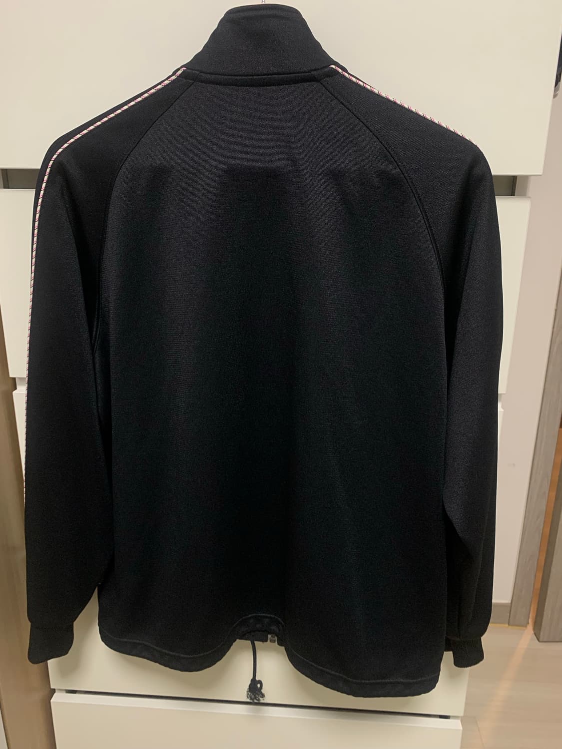 퓨마 핑크로고라인 블랙 져지 상품이미지5