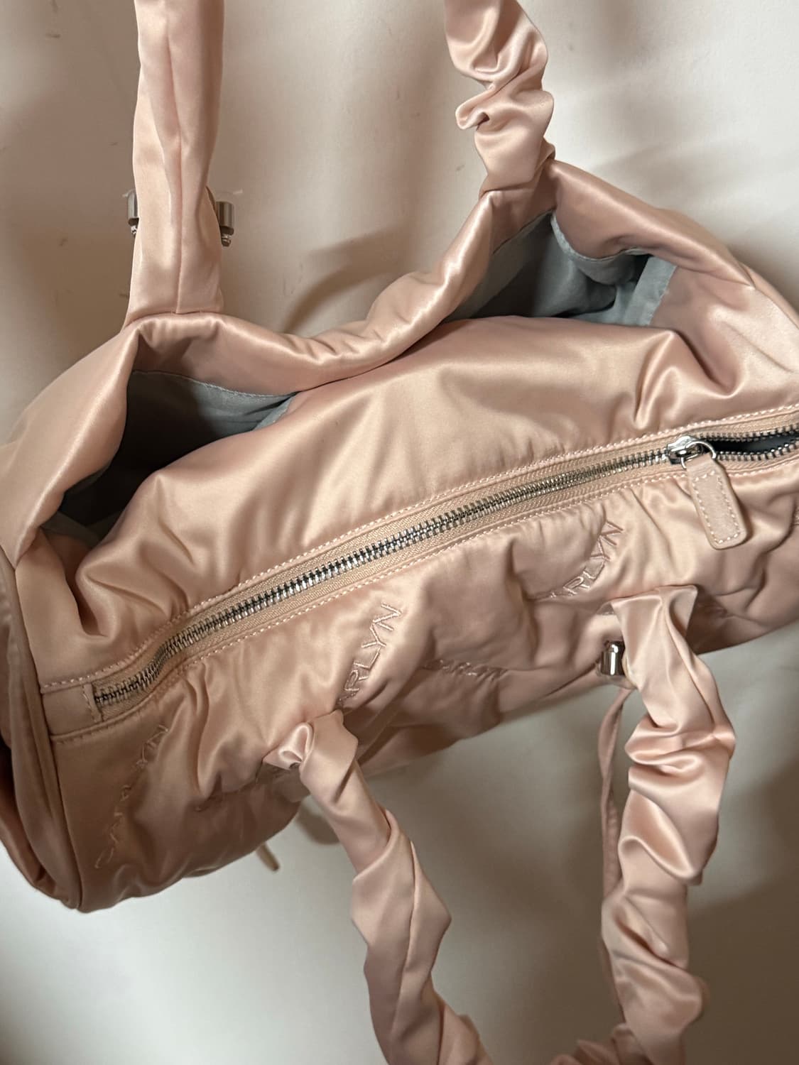 새상품 칼린 CARLYN 딸기우유 보스턴백 토트백 상품이미지7