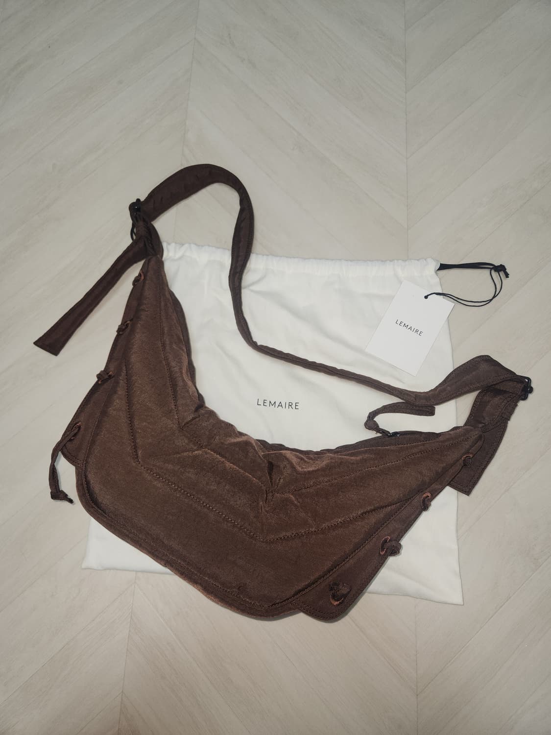 르메르 소프트 게임백 브라운 스몰 상품이미지1