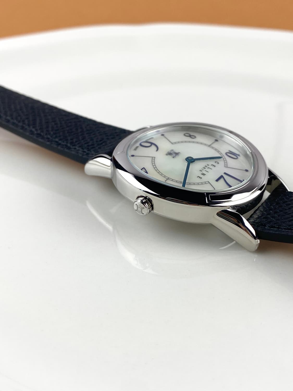 CELINE shell round watch unisex 상품이미지4