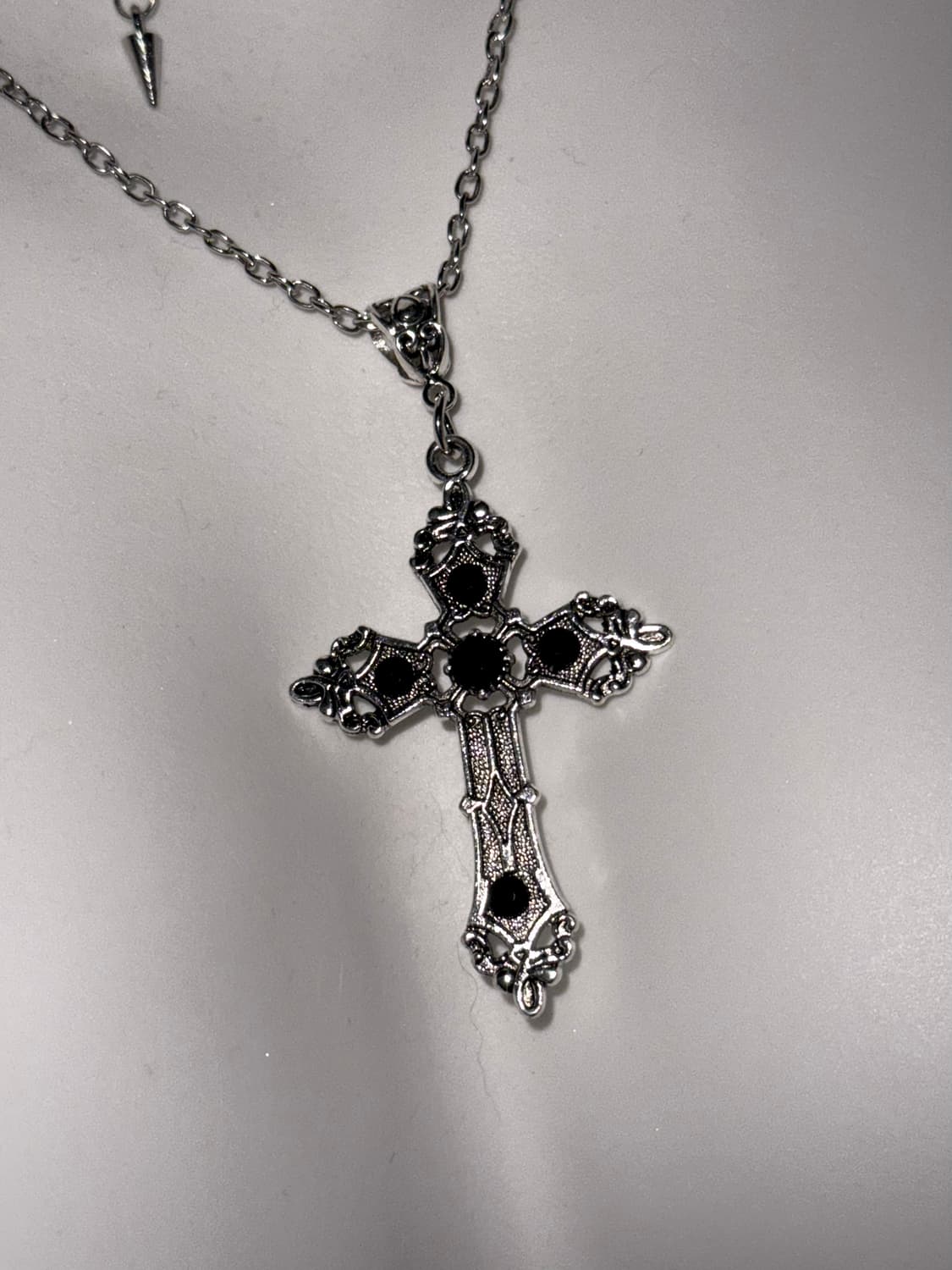 GOTHIC CROSS NECKLACE 상품이미지3