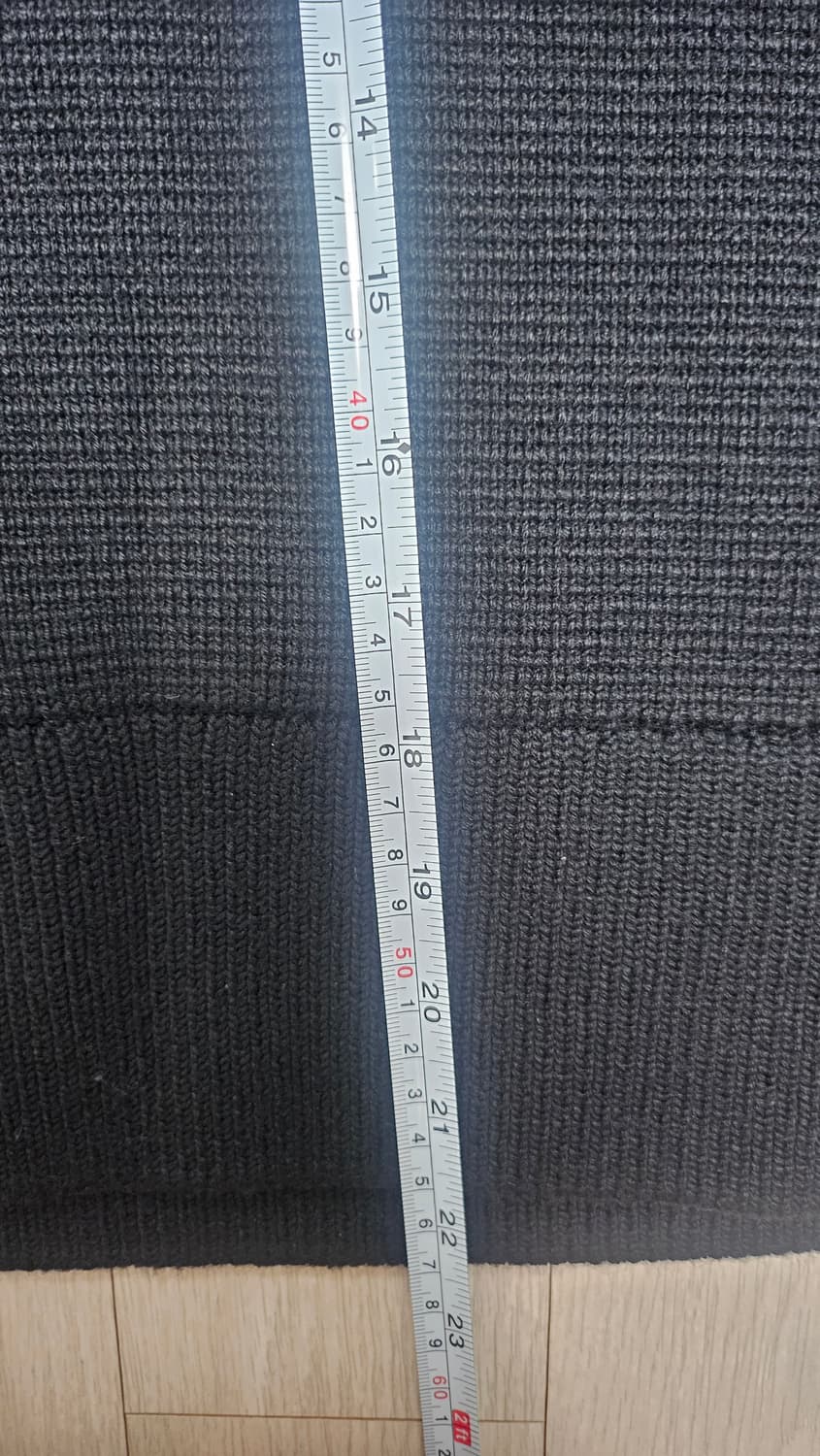 (새상품)자크뮈스 메리노울 넥 크롭 집업 스웨터 블랙/S 상품이미지8