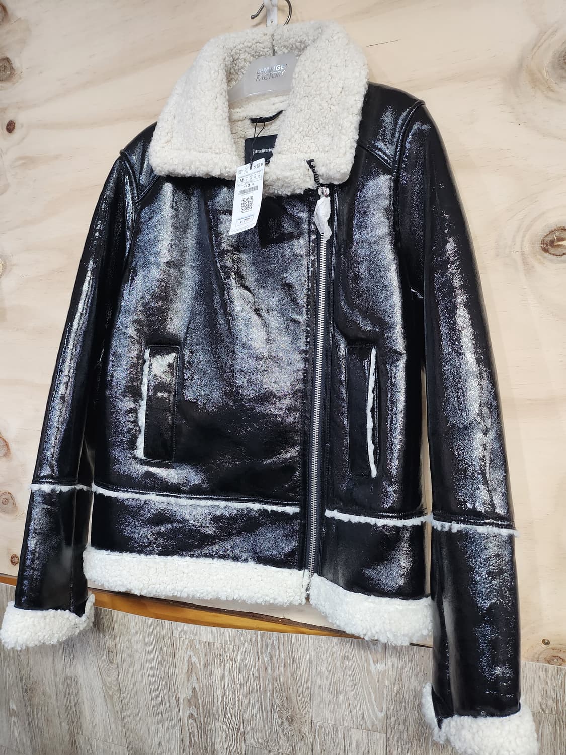 478) 스트라디바리우스 블랙 유광 무스탕 상품이미지3