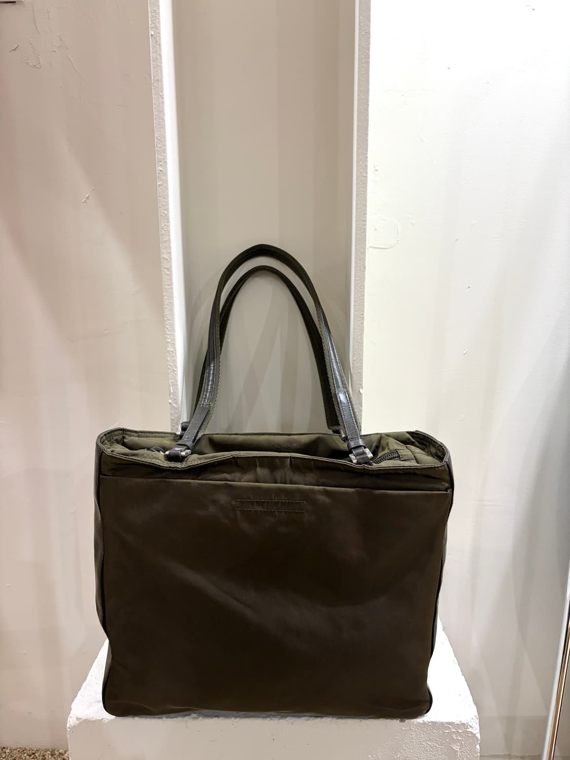 프라다 나일론 레더 트리밍 스퀘어 백 상품이미지4