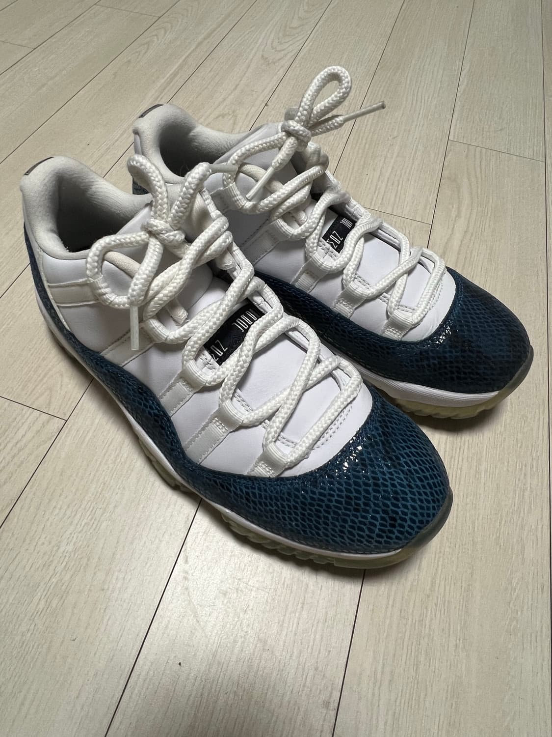 조던 11 레트로 로우 블루 스네이크스킨 남뱀 260 상품이미지3