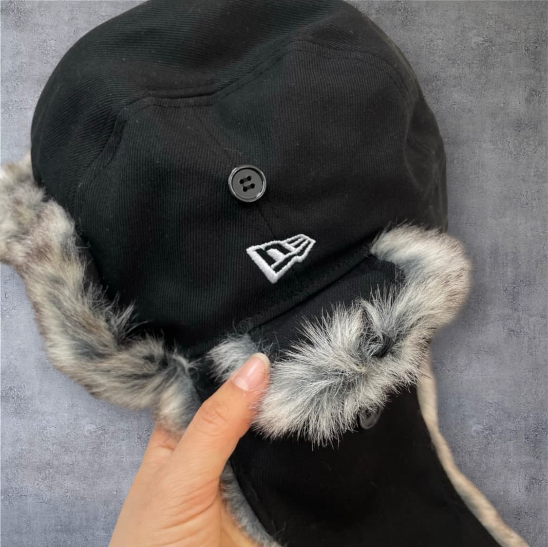 뉴에라 Newera 블랙 퍼 트리밍 이어플랩 트래퍼 햇 XL 상품이미지6