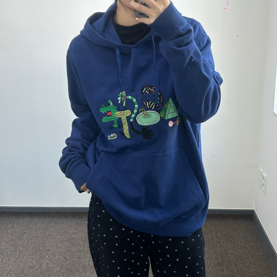 Lacoste 라코스테 그래픽 자수 로고 블루 후드티 상품이미지1