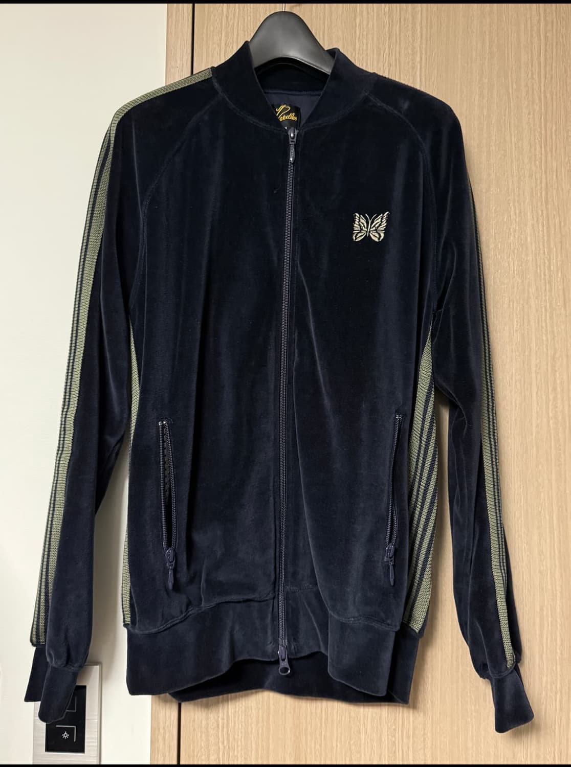 니들스 벨벳 져지 상품이미지2