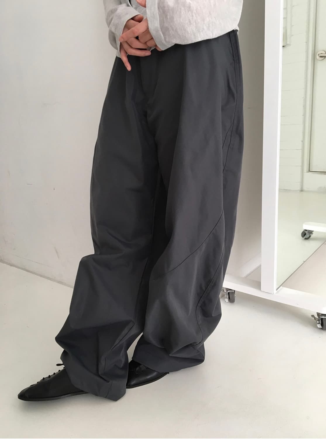 베르크서울 CURVE CINO PANTS 차콜 M 상품이미지8
