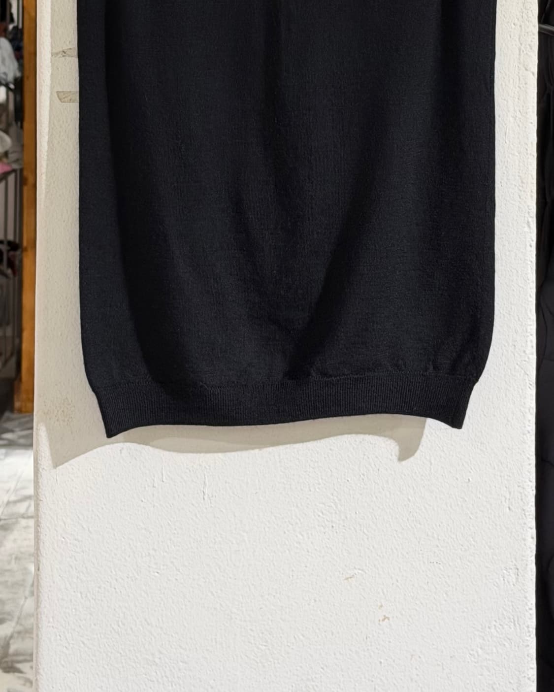 돌체앤가바나 블랙 하프집 넥라인 니트 슬리브리스 상품이미지5