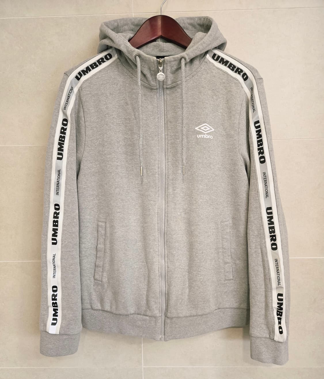 엄브로 야광 후드티 상품이미지1