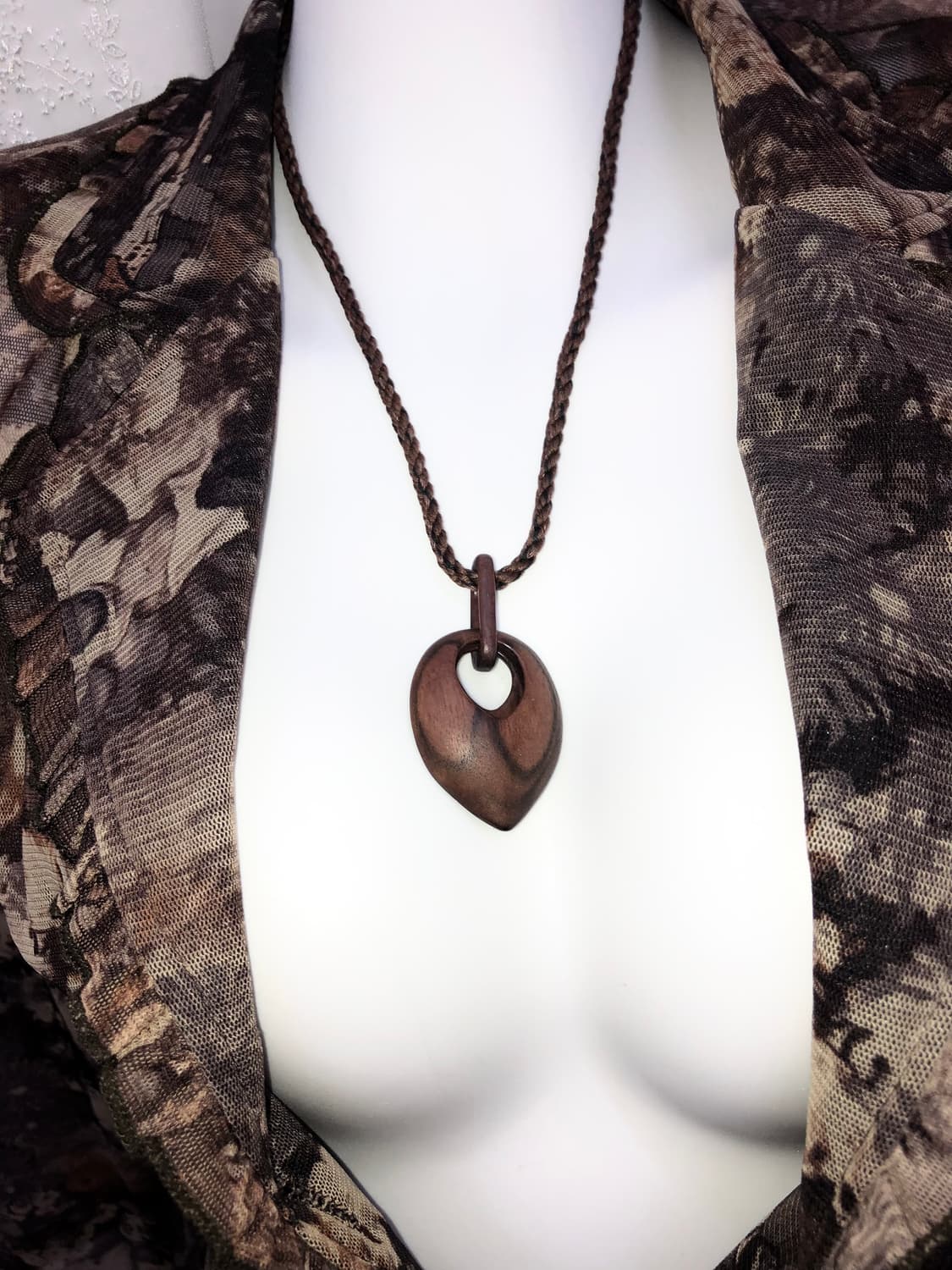 wood leaf necklace 상품이미지1