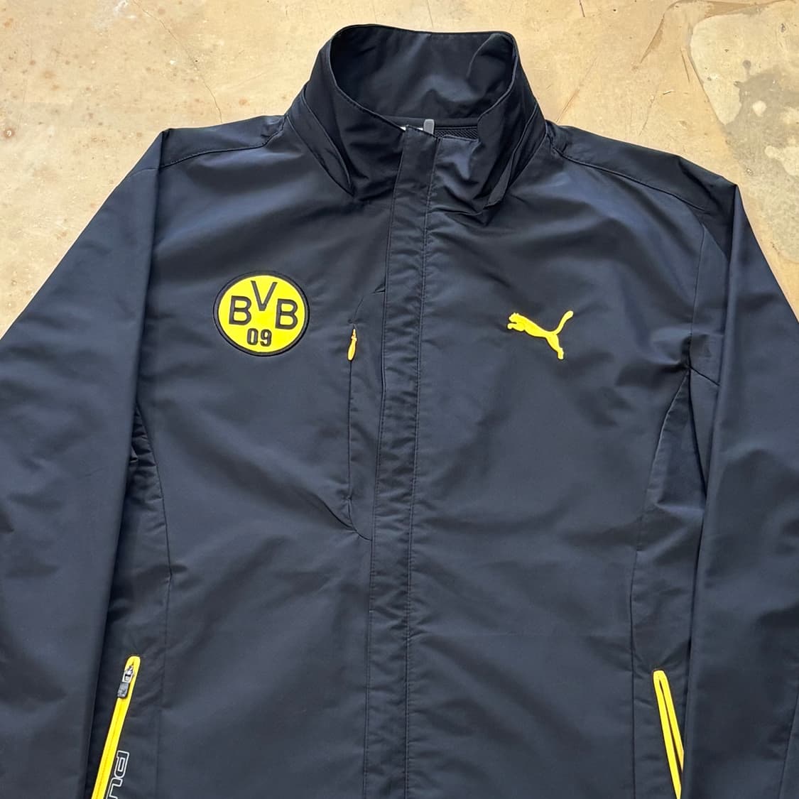 L 푸마 도르트문트 블랙 바람막이 상품이미지1