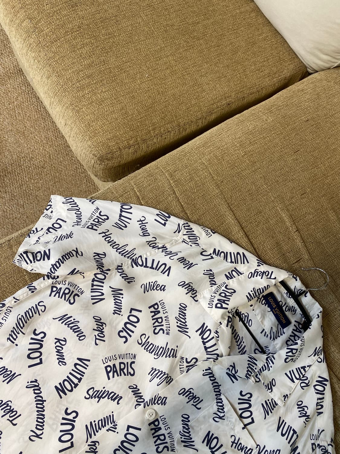 루이비통 시티 로고 프린트 실크셔츠 ㅡ 100~105 상품이미지7