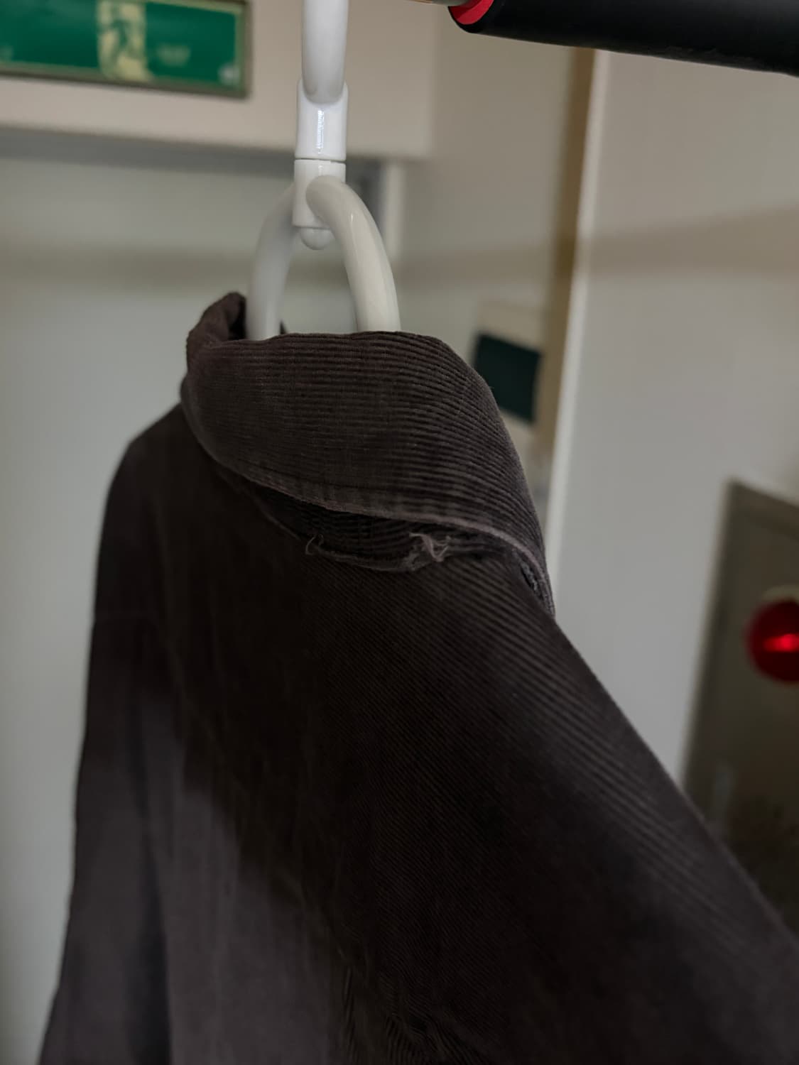 칼하트 코듀로이 셔츠 브라운 색상 L 사이즈 상품이미지3