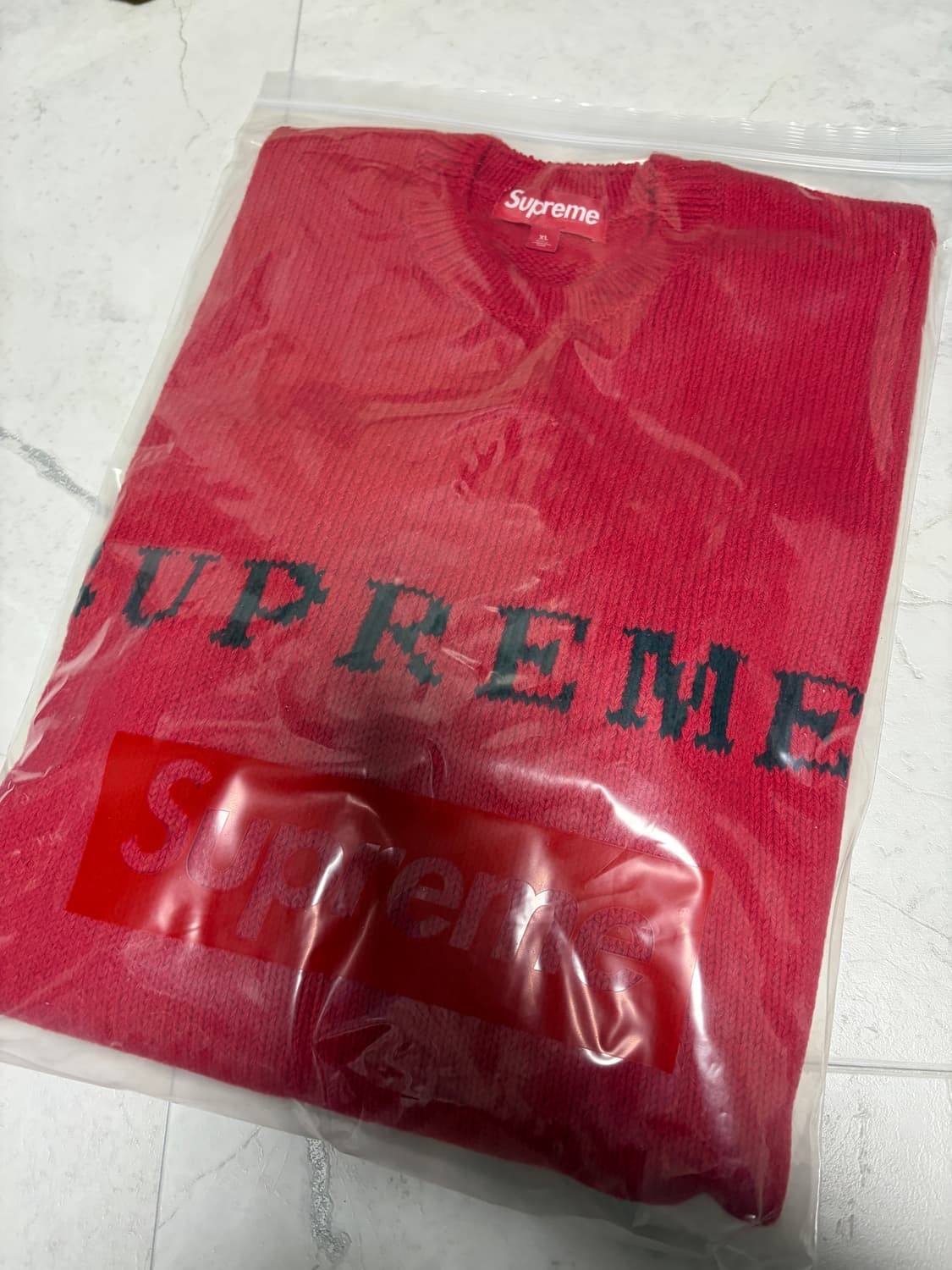 [XL] 슈프림 콘트라스트 로고 스웨터 레드 - 25FW 상품이미지2
