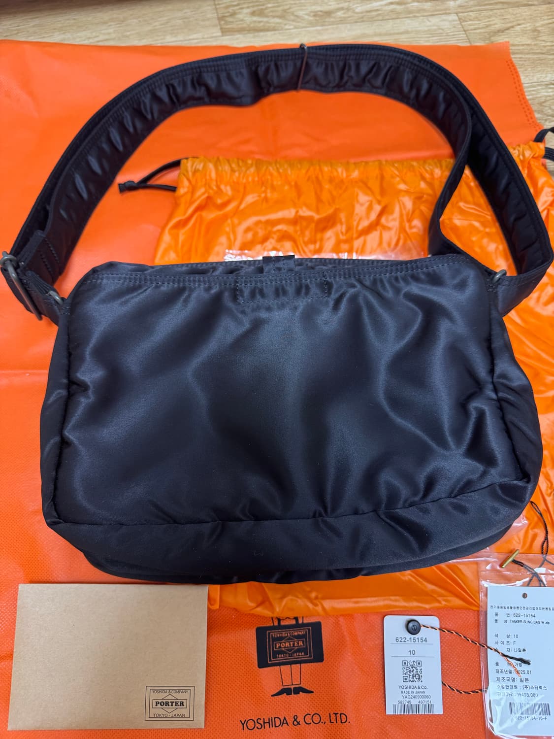 포터 탱커 숄더백 블랙 색상 새상품입니다  택 제거후 보관 만 한 상품입 상품이미지3