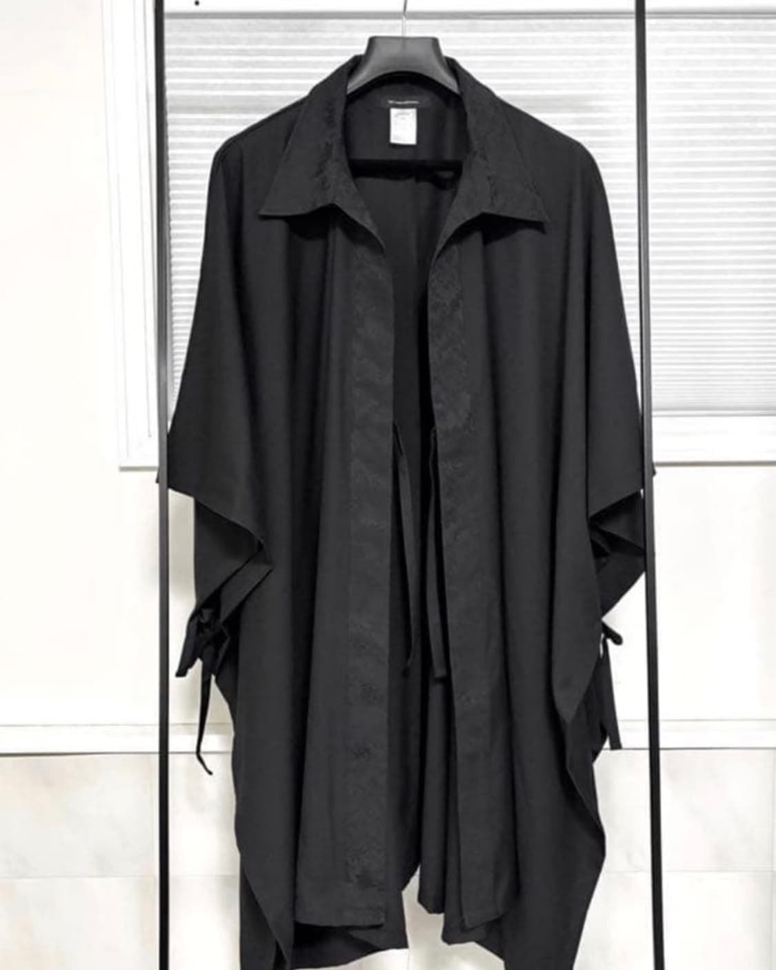 NOT CONVENTIONAL Cape Shirt 상품이미지2