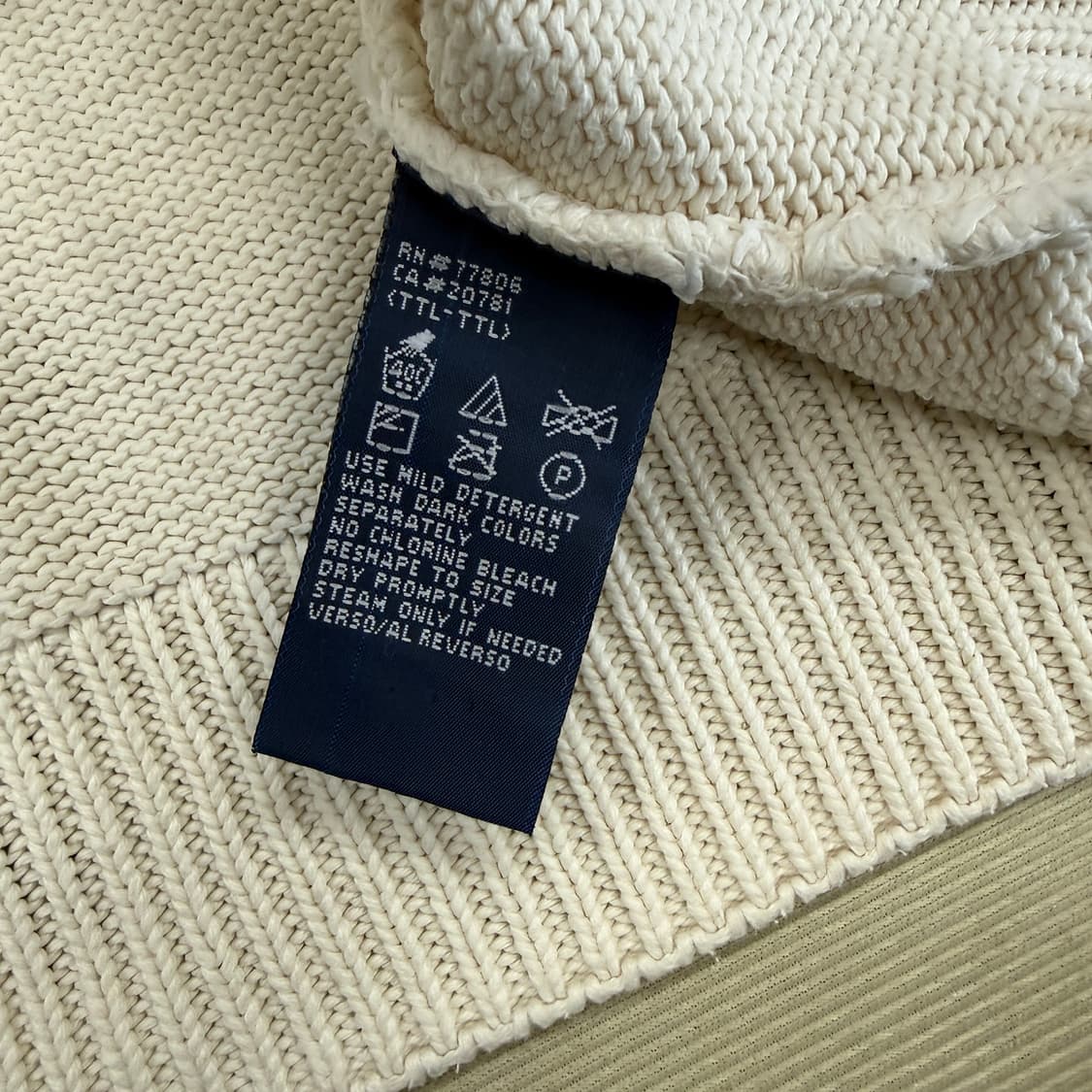 XXL 사이즈 마제스틱 샌프란시스코 자켓입니다.  블랙 색상 바탕에 주황 상품이미지3