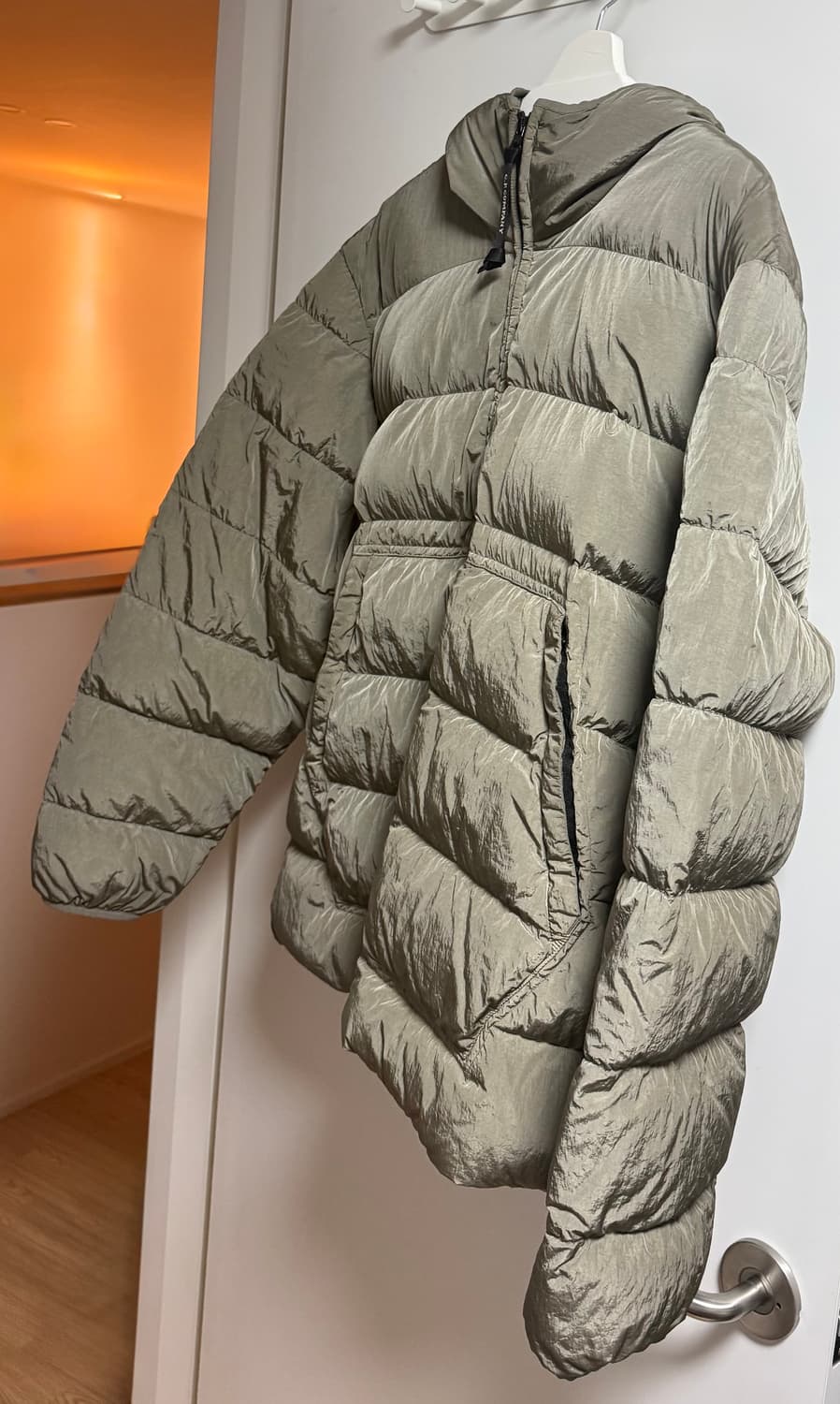 CP컴퍼니 크롬R 후드 렌즈 패딩 상품이미지1