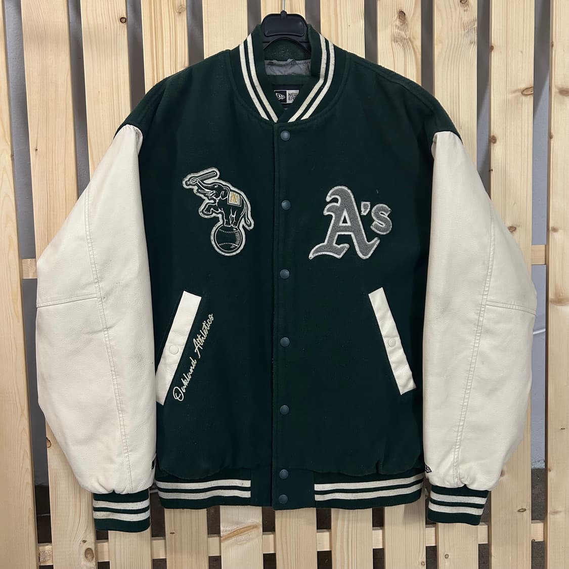 (L)뉴에라 오클랜드 어슬레틱스 스타디움 바시티 자켓 상품이미지3