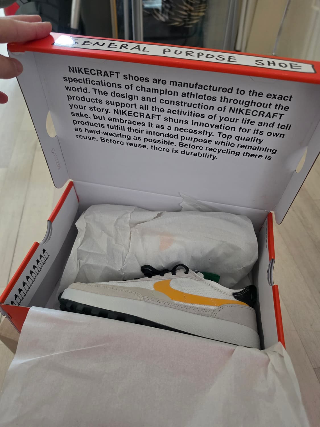 나이키 x 톰 삭스 제너럴 퍼포즈 슈 라이트 크림 상품이미지2