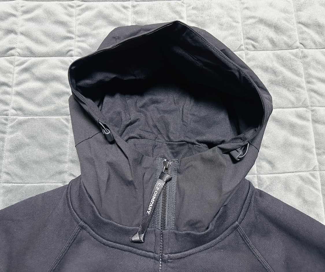 [L] CP컴퍼니 디아고날 렌즈 쉘 코튼 후드 집업 블랙 상품이미지4