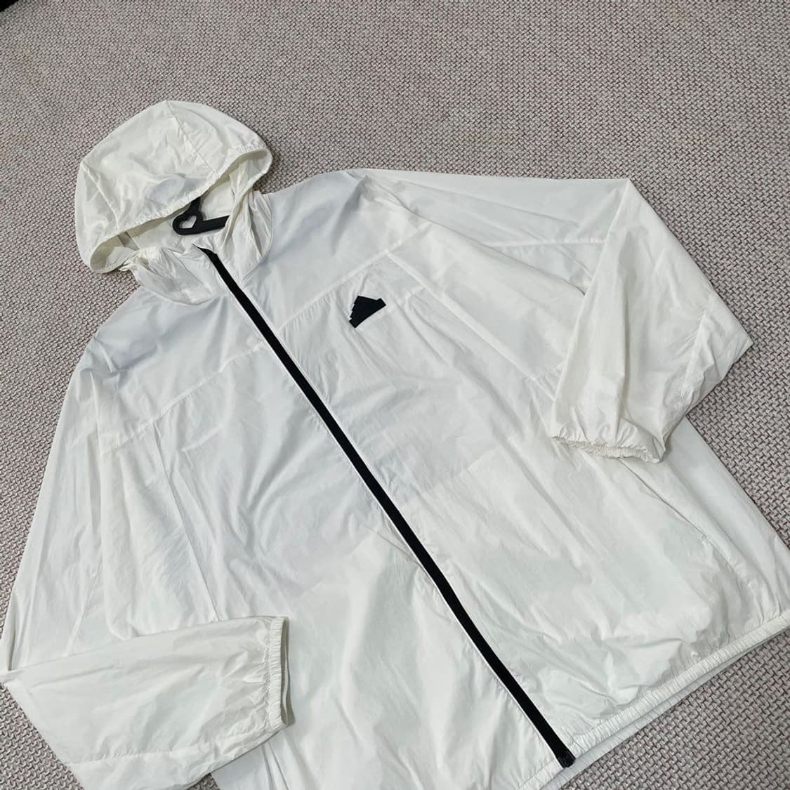 아디다스. 경량바람막이. 5237 상품이미지2