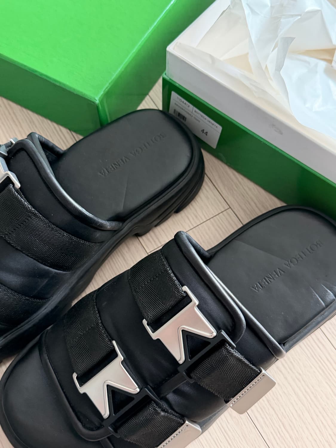 보테가 베네타 오버사이즈 슬리퍼 판매합니다 상품이미지2