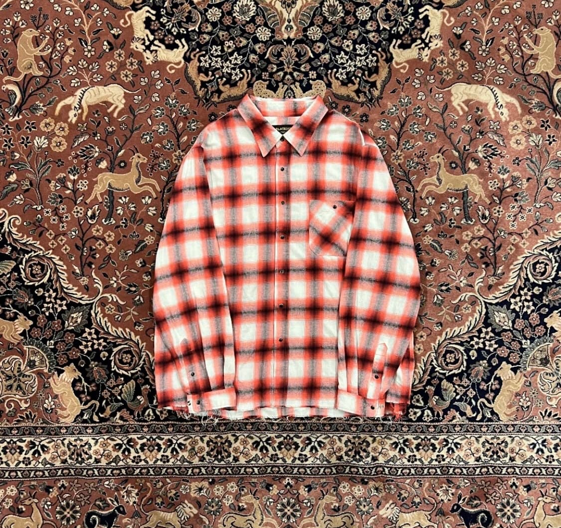 [새상품] 블랙아웃 다임백 컷 셔츠 M 상품이미지1