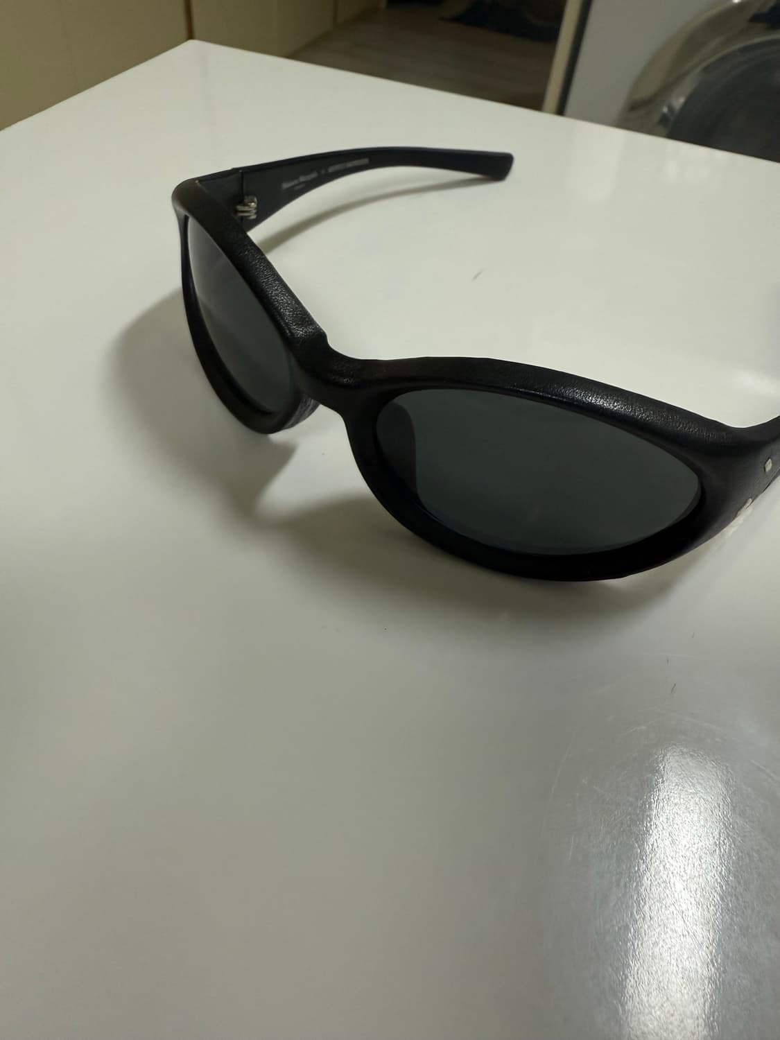 젠틀몬스터 마르지엘라 mm104 레더 선글라스 판매합니다. 상품이미지1