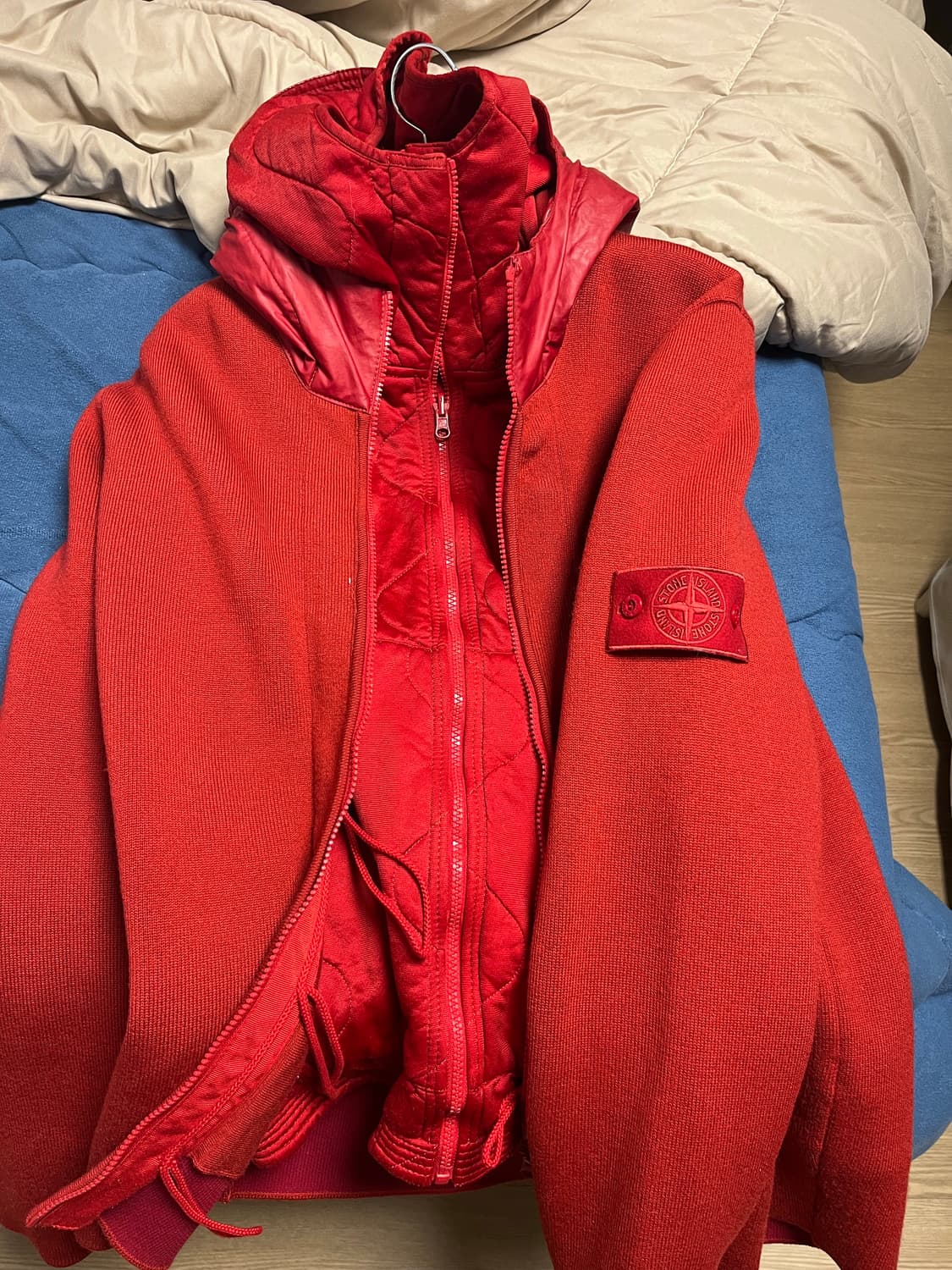 스톤아일랜드 고스트피스 레드와펜 후드집업 상품이미지1