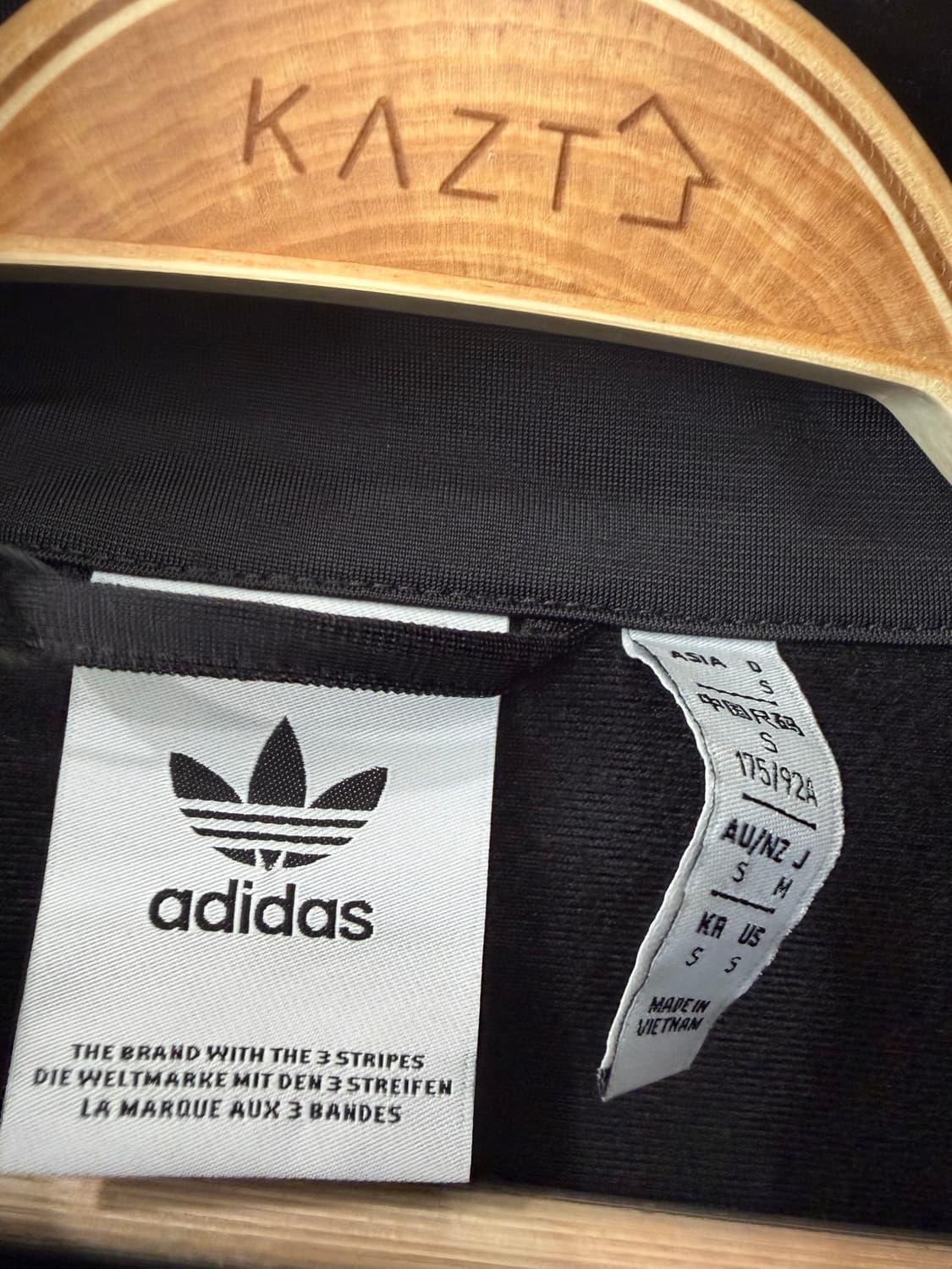 17. 아디다스 신형져지 트랙탑 상품이미지2