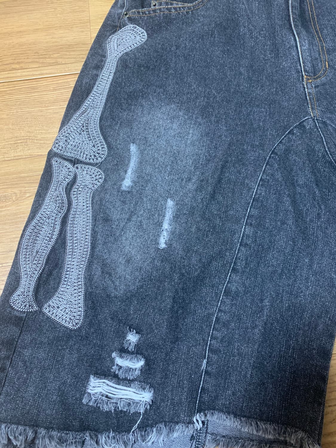 캐피탈 14oz 블랙 데님 5p bone 자수 반바지 버뮤다팬츠 숏츠 상품이미지2