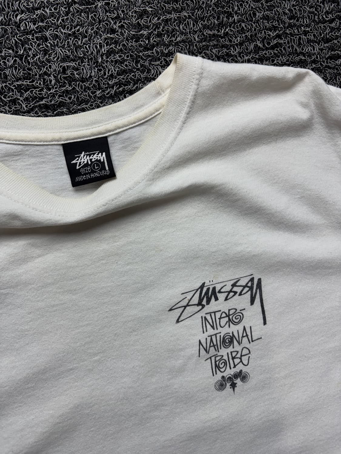 스투시 트라이브 스택 빅로고 박시핏 티셔츠 1437 상품이미지3