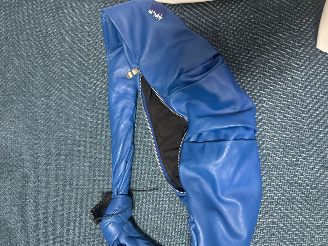 자더에러 매듭 레더 숄더백 블루 상품이미지8