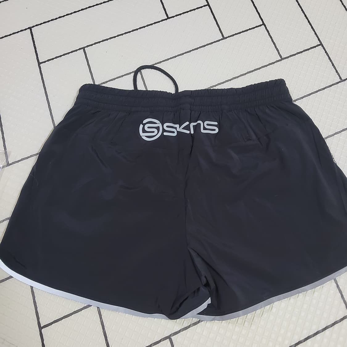 스킨스 SKINS 여성 러닝 쇼츠 헬스반바지 27 28 29 새상품 상품이미지4