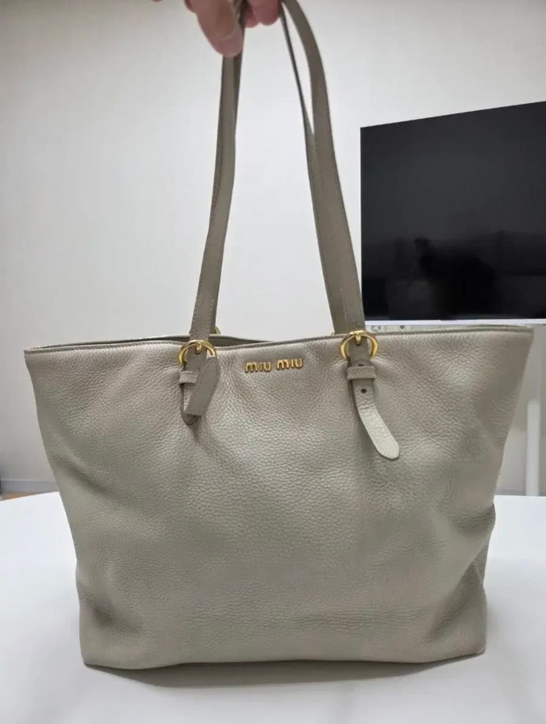 미우미우 비텔로 다이노 토트백 상품이미지1