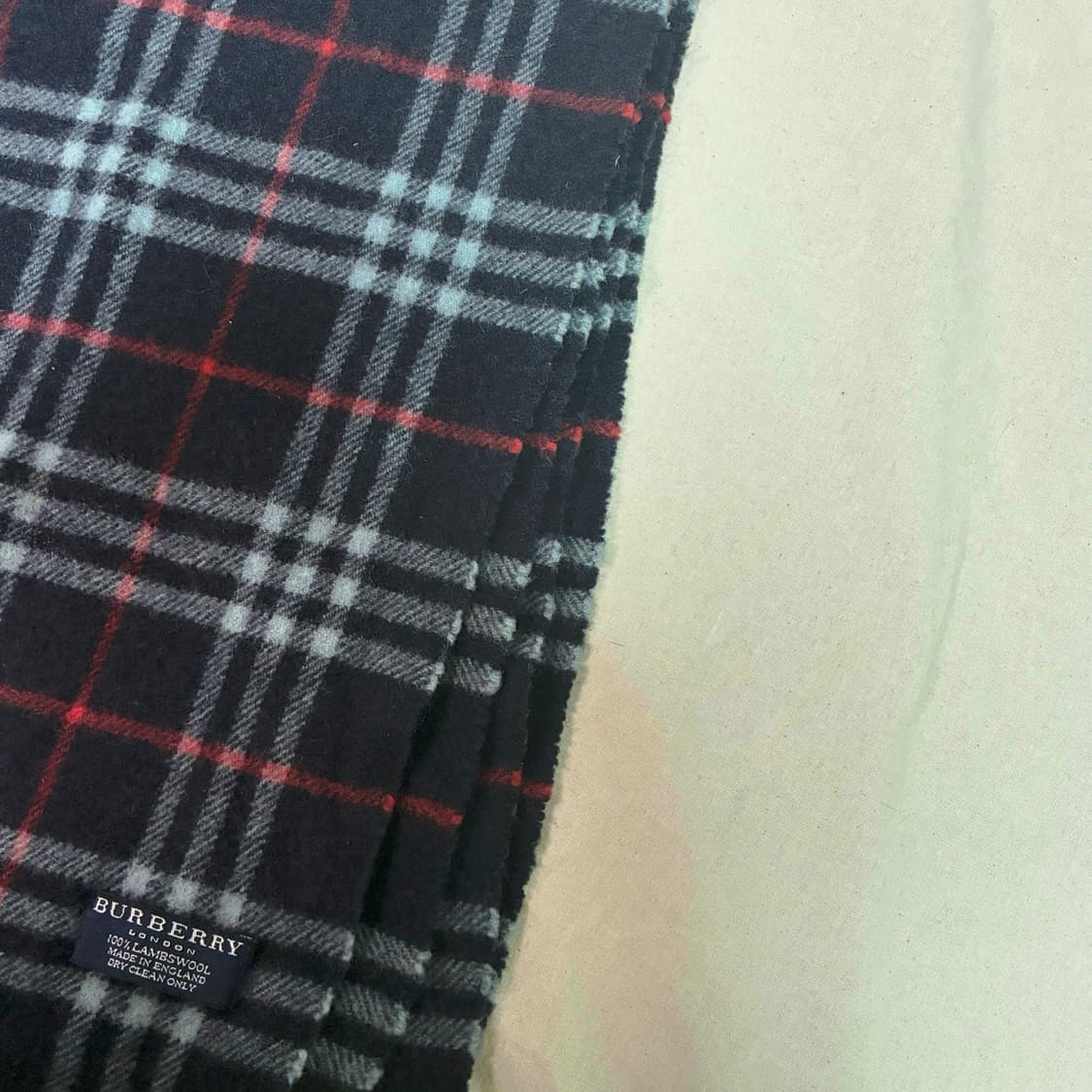 정품 버버리 램스울 체크 머플러 상품이미지4