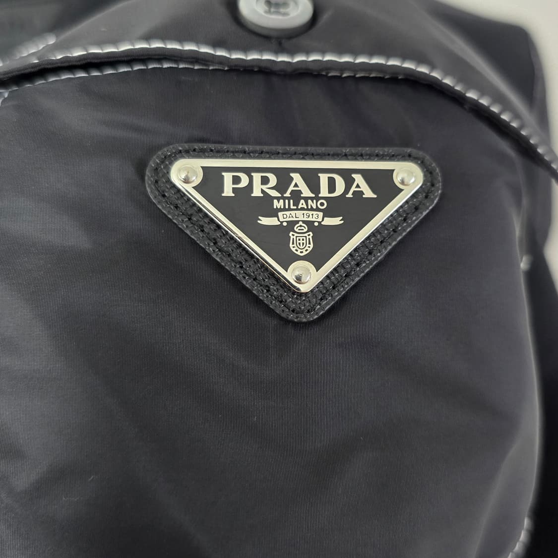 프라다 삼각로고 카라 반팔 티셔츠 m사이즈 105 110 판매 상품이미지2