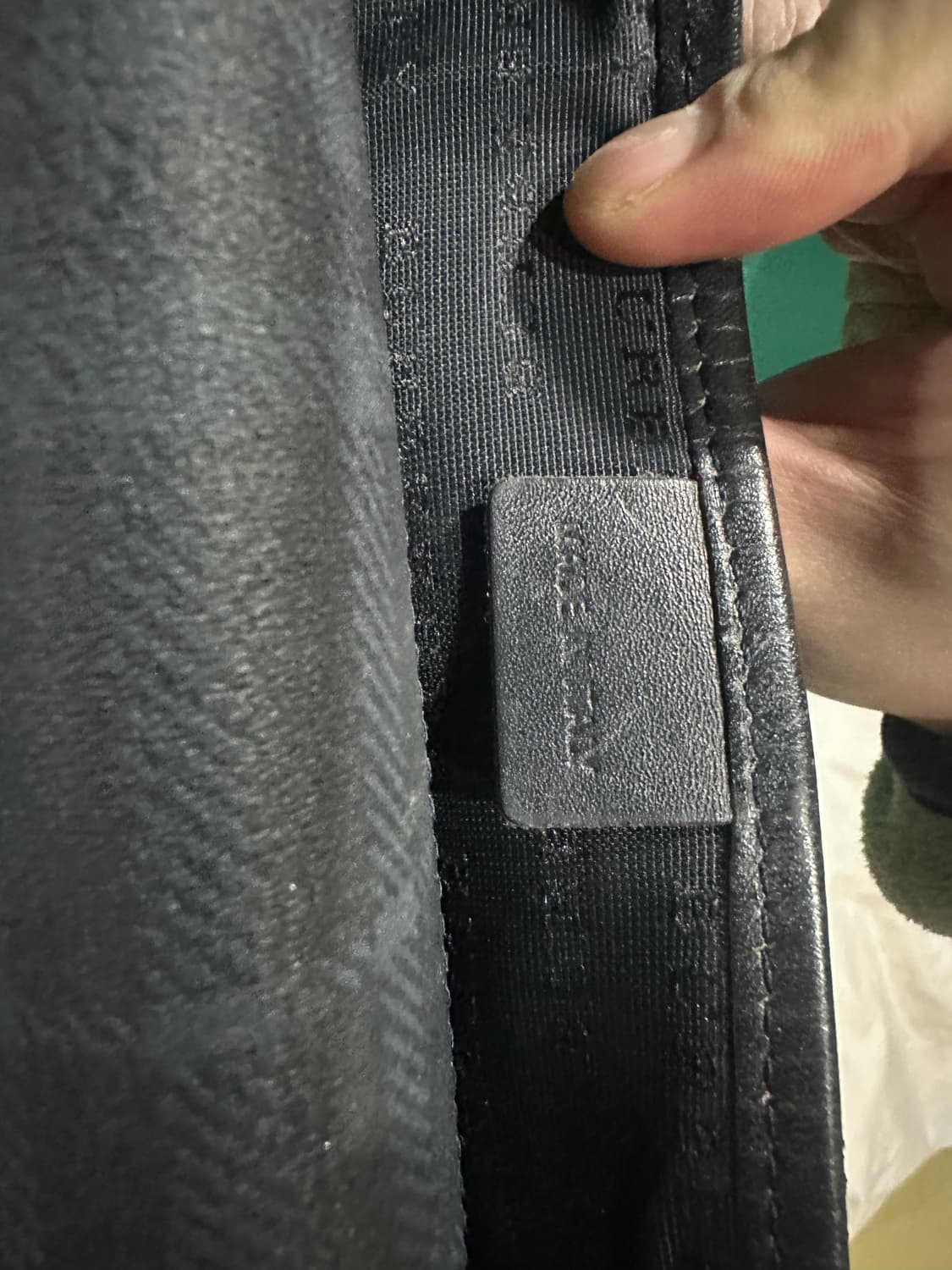 버버리 체크 크로스백 블랙 상품이미지7