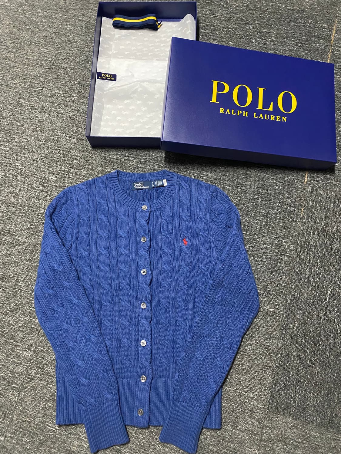 급처. 새상품 최신형 화이트라벨 QR택 폴로 케이블 코튼 크루넥 가디건 상품이미지1