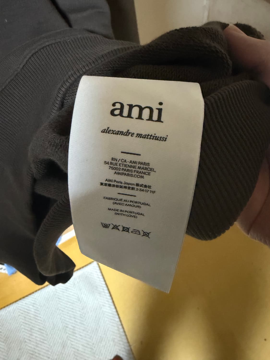 아미 하트 맨투맨 카키 상품이미지3