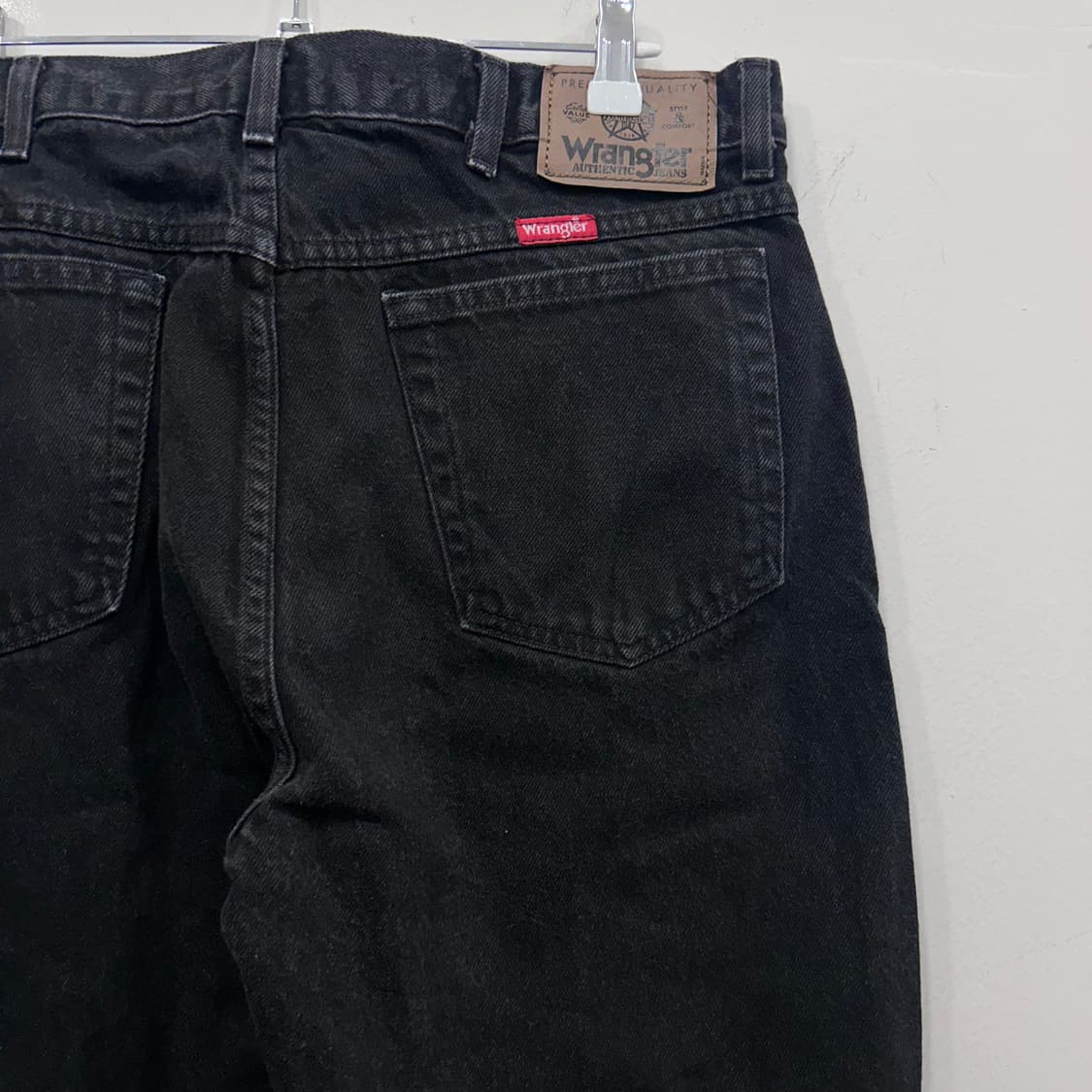 랭글러 레귤러핏 컴포트 블랙 데님팬츠 상품이미지1