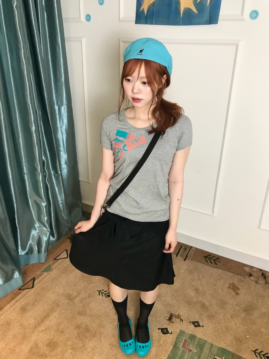 민트색 베레모와 상의 포인트를 맞춰,더 싱그럽고 청량하게 풀어낸 코디𖧧 상품이미지5