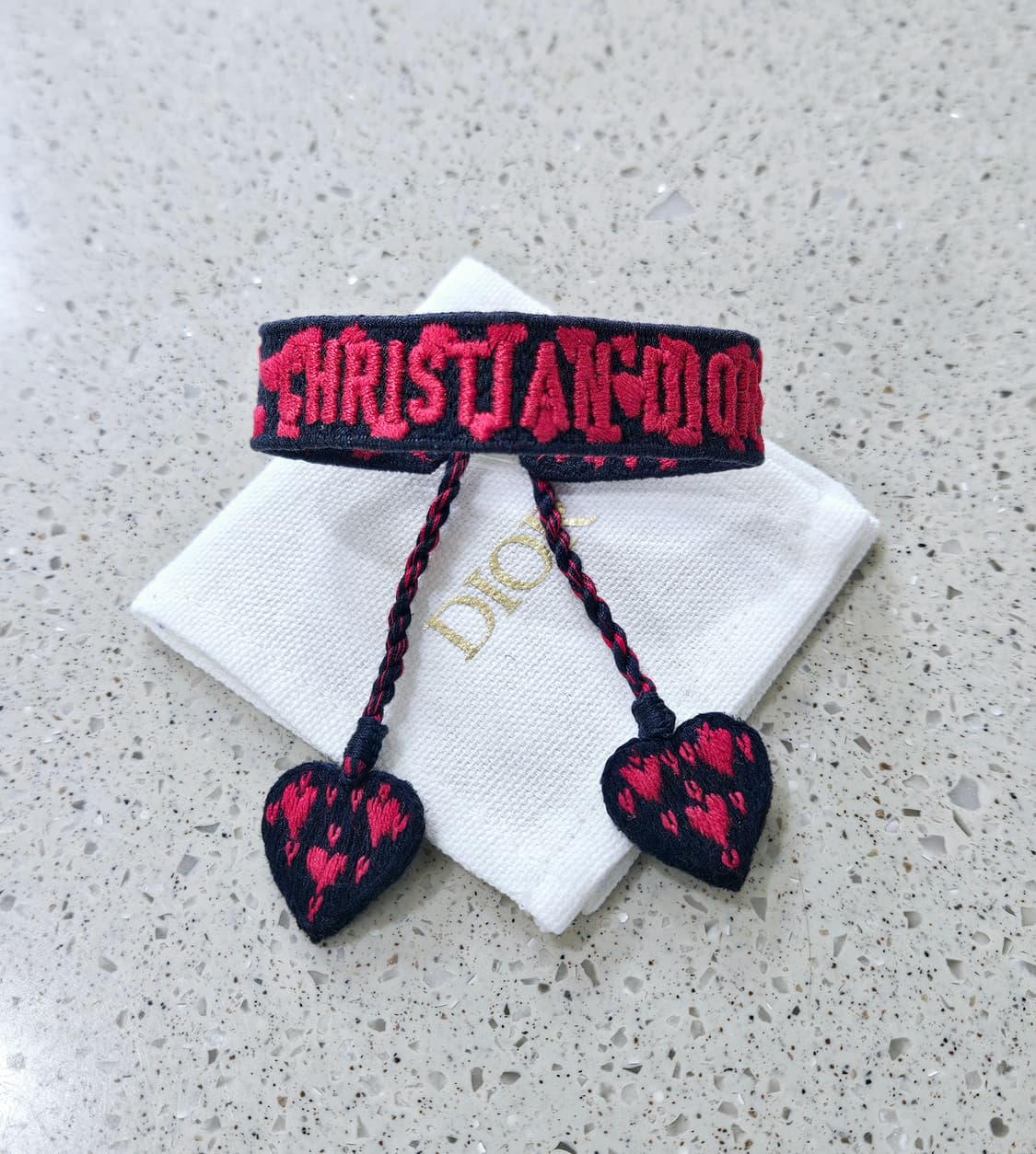 [미사용급] 디올 하트 자수 스트링 팔찌 레드블랙 (정품) 상품이미지2