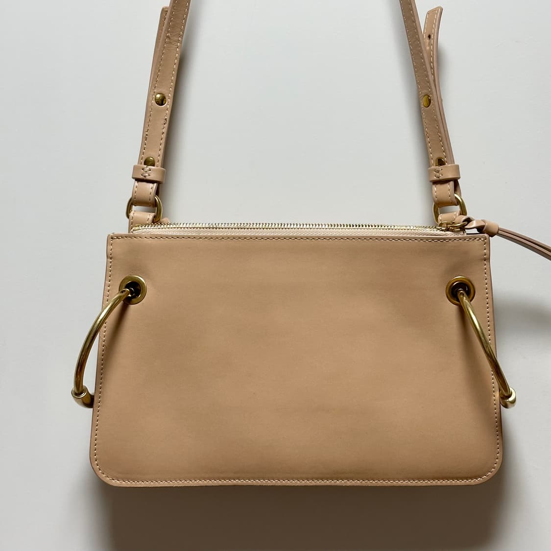 정품 끌로에 베이지 가죽 크로스백 상품이미지3