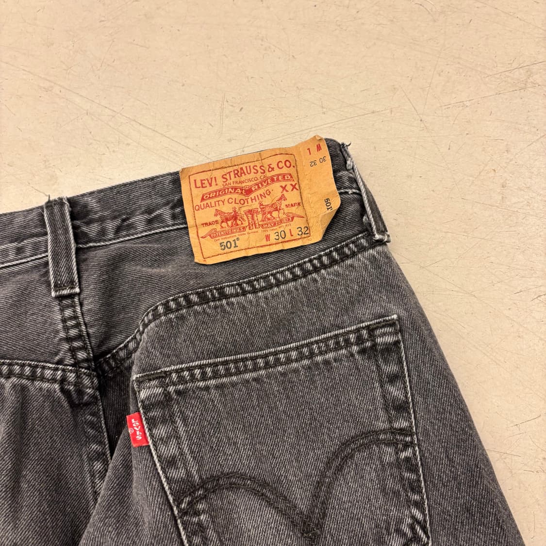 리바이스 501 흑청 데님 팬츠 상품이미지2