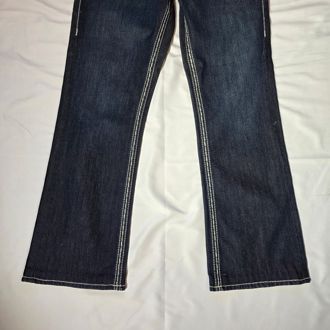 [31]트루릴리전 Y2K USA 화이트 스티치 부츠컷 데님팬츠 상품이미지3