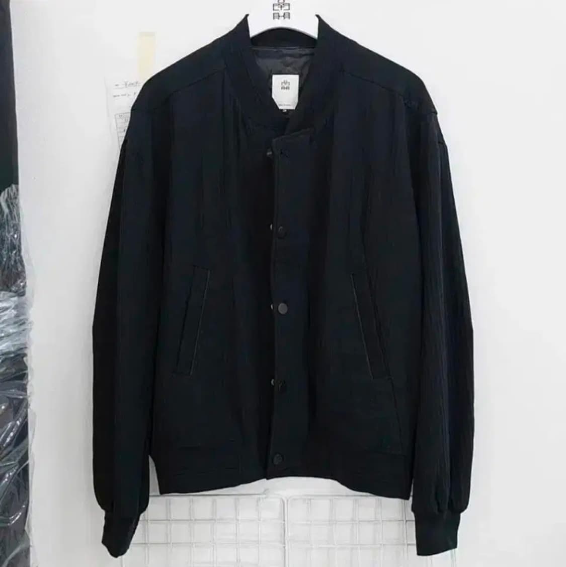 [3] 폴리테루 22FW 울 바시티 봄버 블랙 상품이미지1